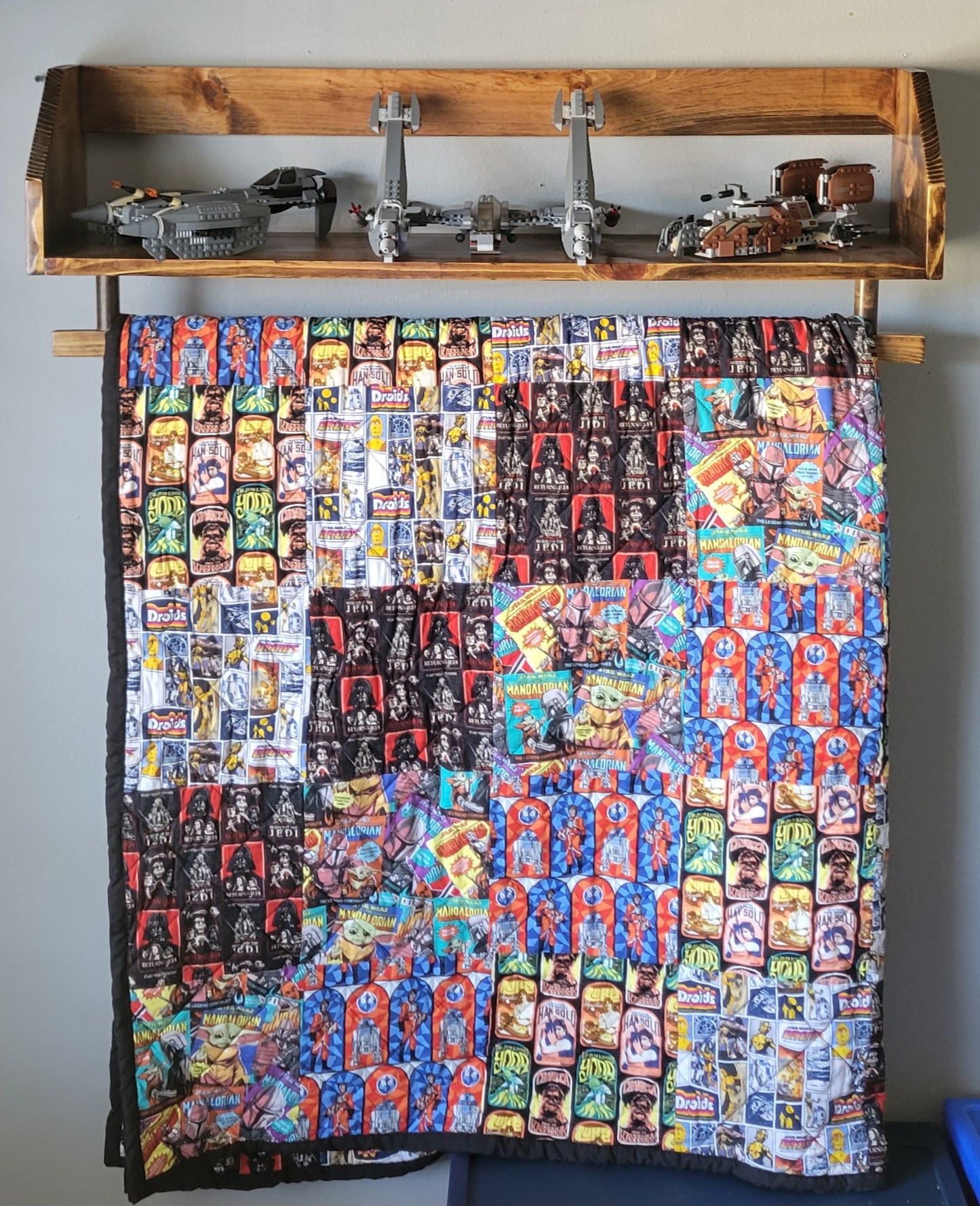 Quilt or Blanket Holder with Shelf For Wall