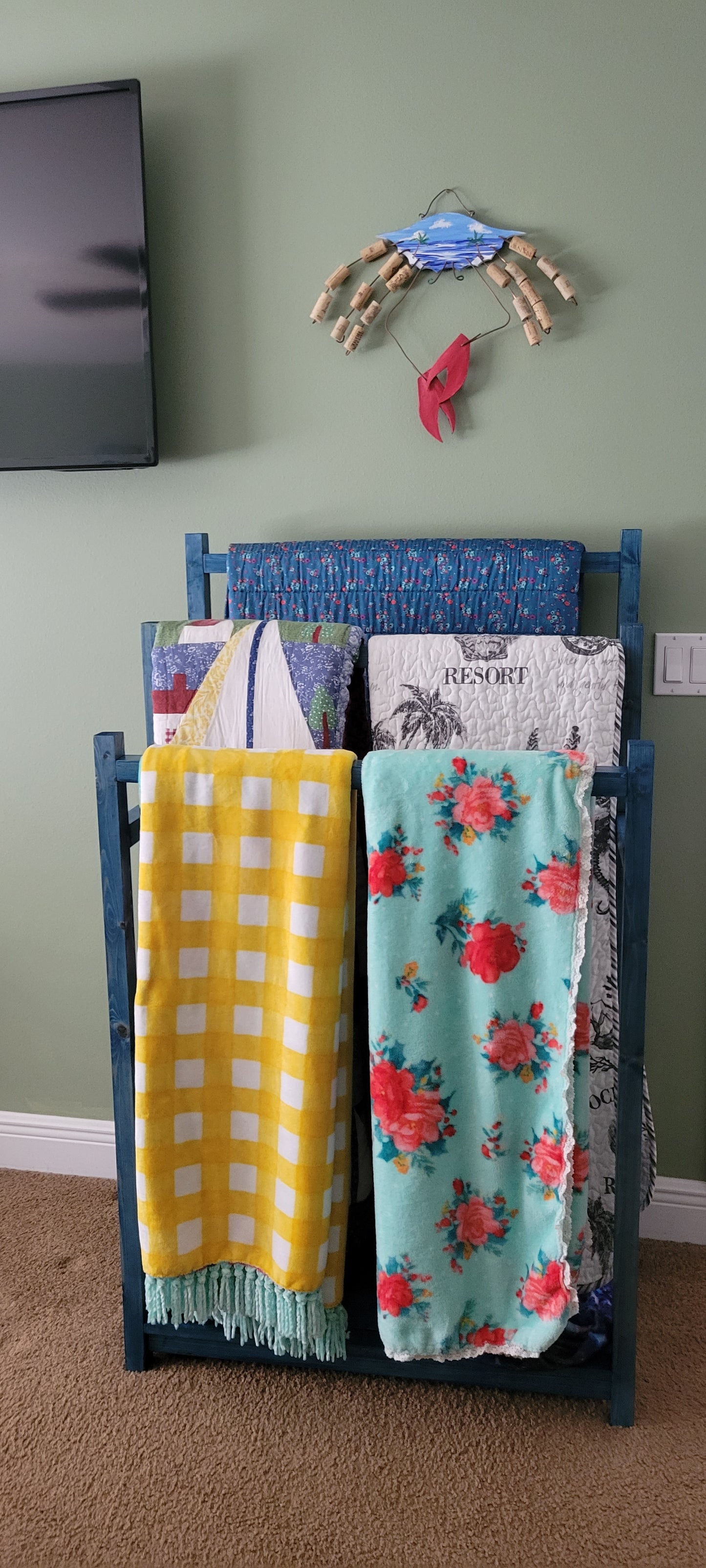Quilt Or Blanket Holder